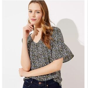 LOFT Ditsy Floral Mixed Media Flutter Bell Sleeve V-Neck Blouse Top Size XS